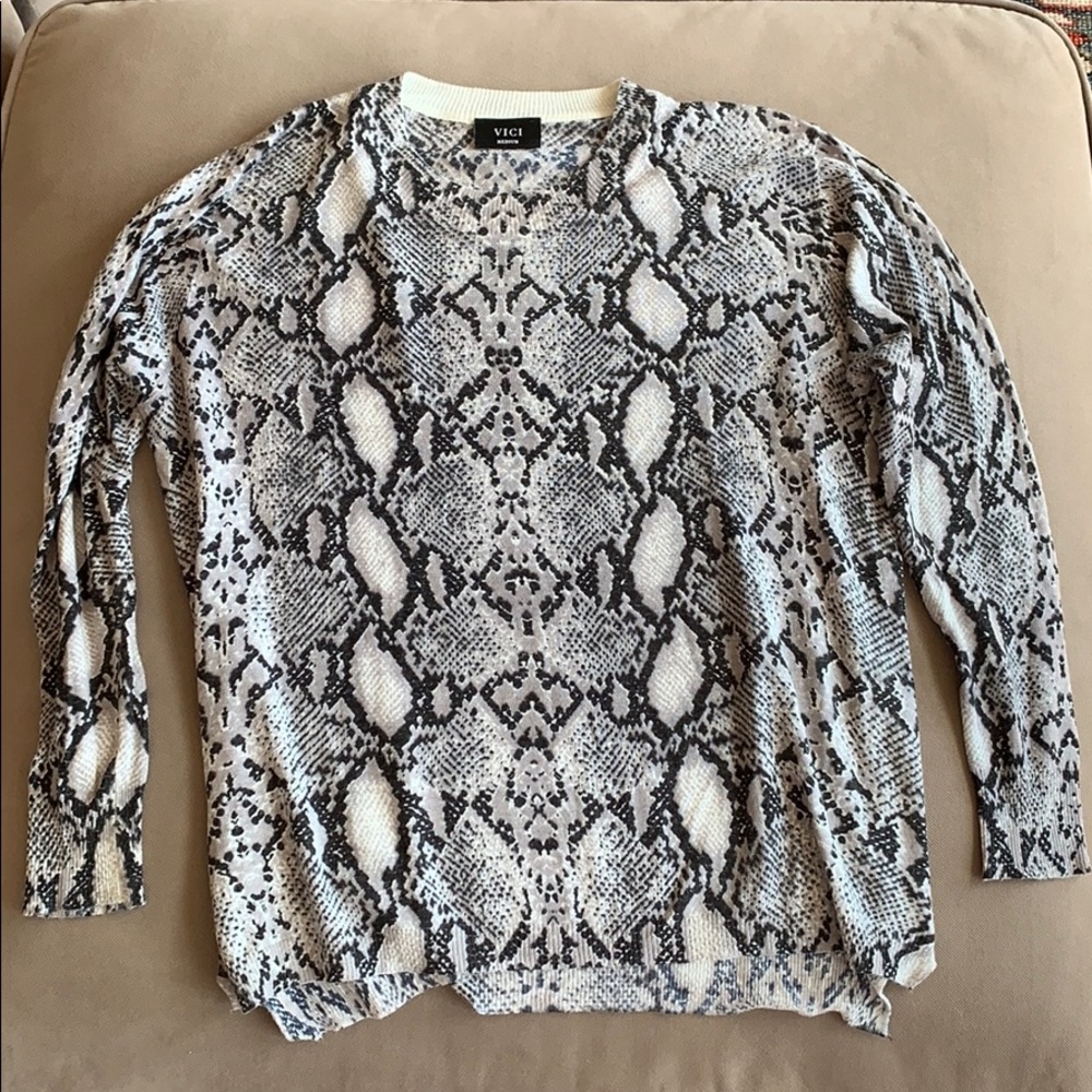 Vici Medium Lightweight Snakeskin Sweater